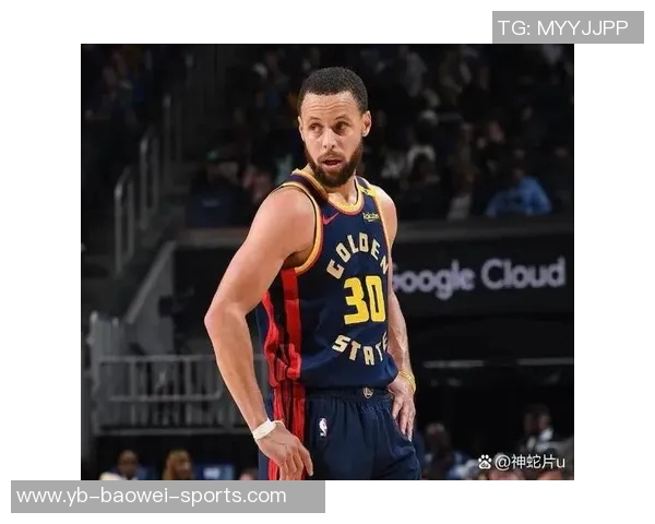 库里三分球命中数突破20个成为本赛季联盟首位达成此成就的球员