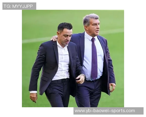 巴萨绯闻新星F阿斯拉尼现场观战加泰德比与哈维合影引关注 巴萨绯闻新星F阿斯拉尼现场观战加泰德比与哈维合影引关注